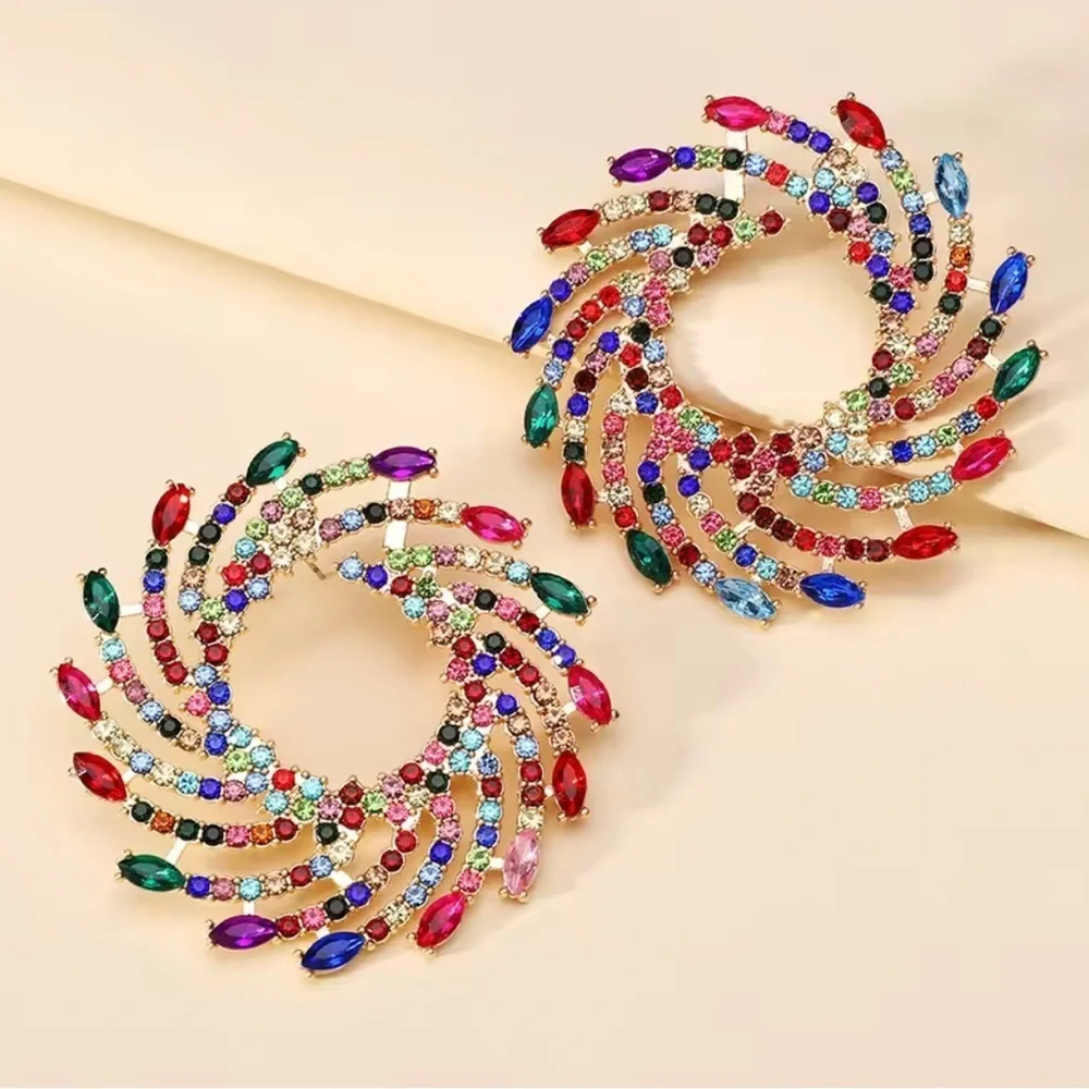 Luxury Shiny Round Spiral Twist Big Stud Earrings